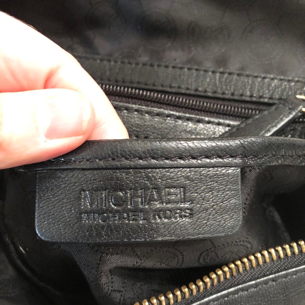 Michael Kors purse - Picture 6 of 8